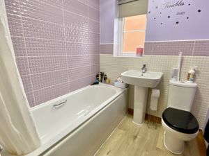 Family Bathroom- click for photo gallery